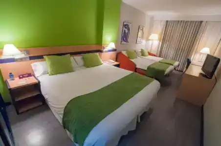 Ibis Styles Zaragoza Ramiro I - 74
