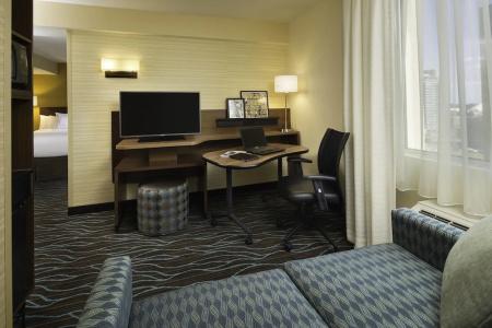 Fairfield Inn & Suites by Marriott Downtown - 35