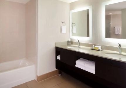 Hilton Scotts Valley - 105