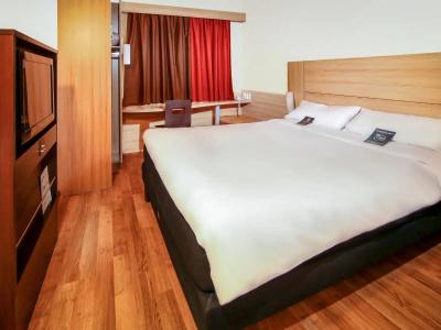 Ibis Providencia - 4