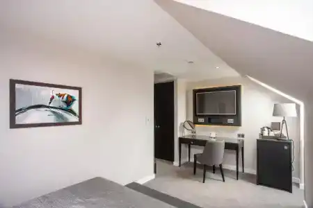 Ten Hill Place - 54