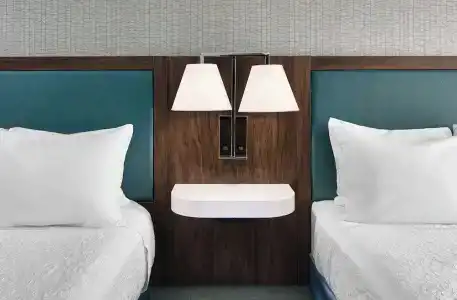 Hampton Inn and Suites Downtown - 112