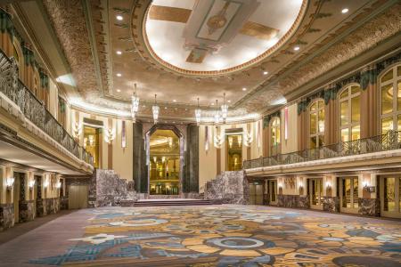 Hilton Netherland Plaza - 1