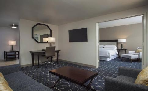 Sheraton Norfolk Waterside - 1