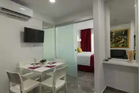 Art & Wine Studios and Apts - 67