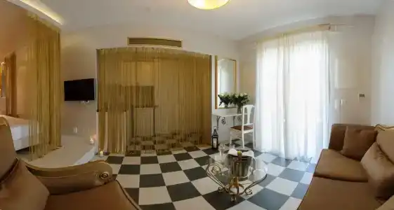 Irida Boutique - 44