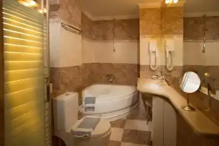 Almira Mare - 41