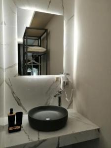 24K Athena Suites - 39