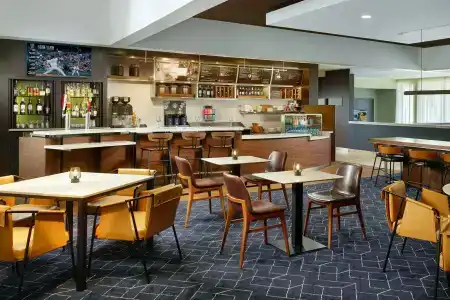 Courtyard by Marriott - 20