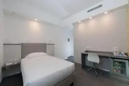 Executive Inn Boutique - 26