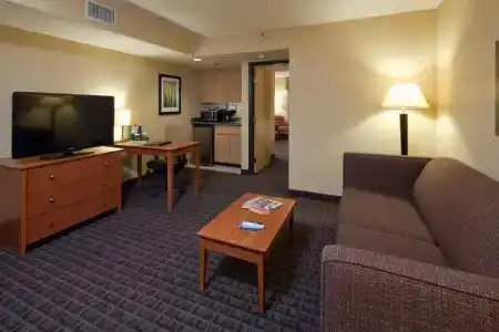 Best Western Plus Thunderbird Suites - 67