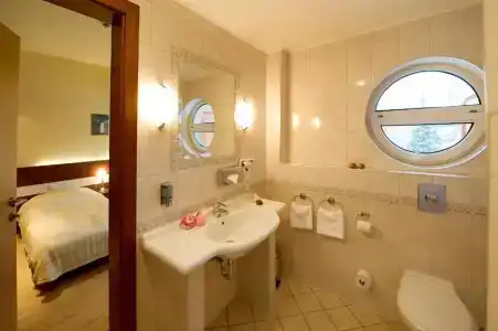 Holiday Beach Budapest Wellness with Sauna Park - 22