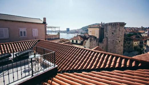 Plaza Marchi Old Town - Mag Quaint & Elegant Boutiques - 170