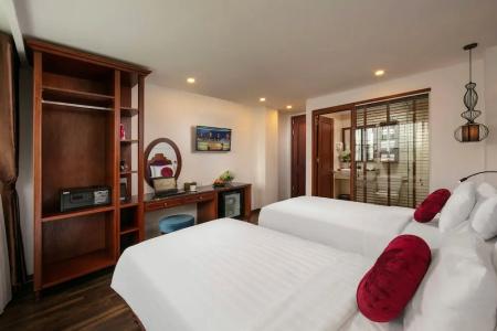 Vision Premier & Spa - 68