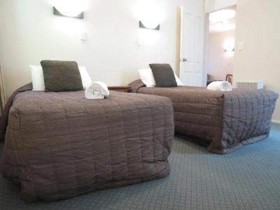 Distinction Coachman, - 43