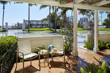 Glorietta Bay Inn - 43