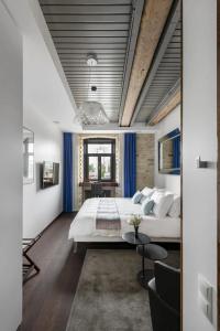 The Joseph Signature Suites - 9