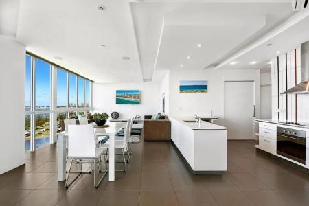Crystal Bay On The Broadwater - 438