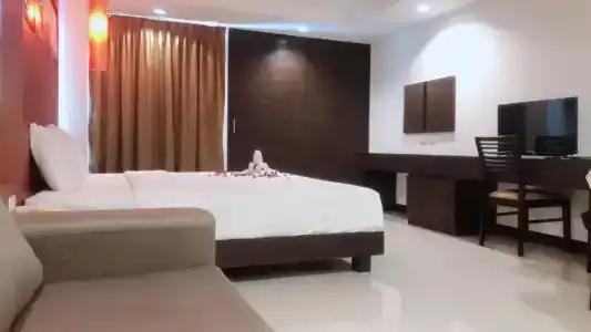 Tycoon Suite - 32