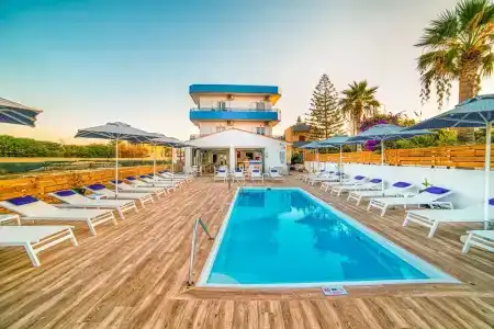Emi Seaside - 12