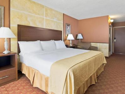 Ramada by Wyndham Austin South - 29