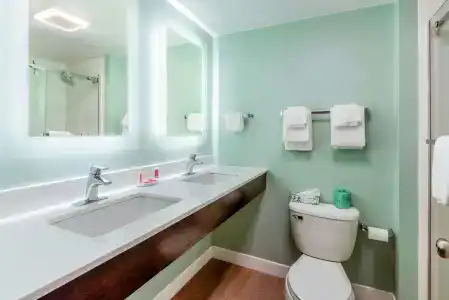 Quality Inn & Suites - 9