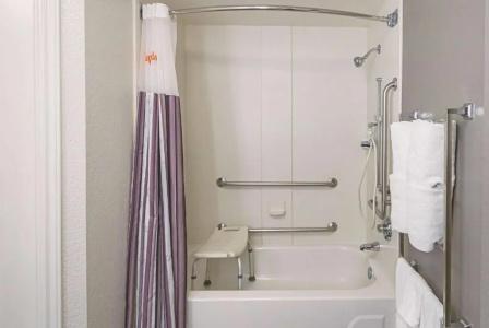 La Quinta by Wyndham University Area Chapel Hill - 21