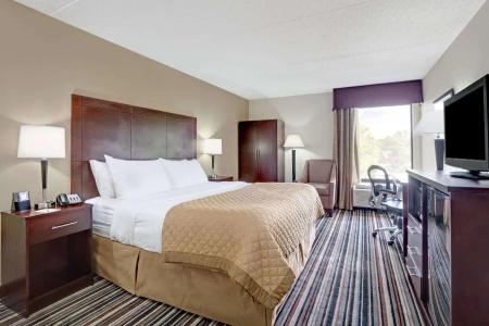 Wyndham Garden Charlotte Executive Park - 25