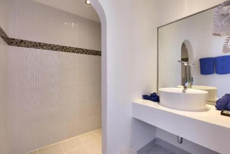 La Perle Luxury Boutique - 52