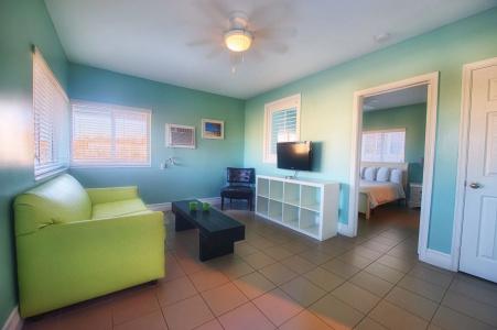 Hollywood Beachside Boutique Suite - 3