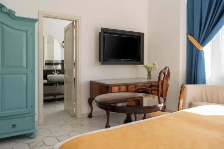 Eden Roc Suites - 419