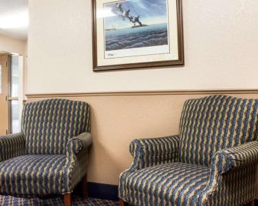 Rodeway Inn - 11