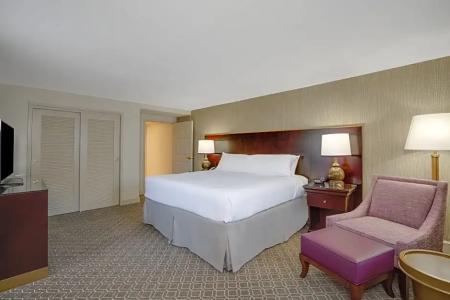 Astor Crowne Plaza New Orleans French Quarter, Corner of Bourbon and Canal - 63