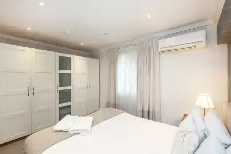 Queensgate Court - 23