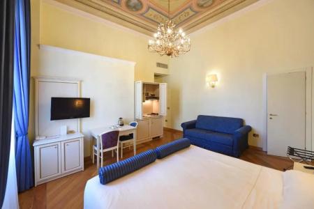 Relais La Corte di Cloris - 81