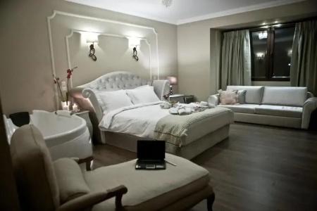 Melies Boutique - 40