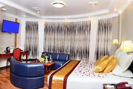 Grand United - Ahlone Branch - 45