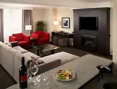 Deltas by Marriott Waterfront - 6