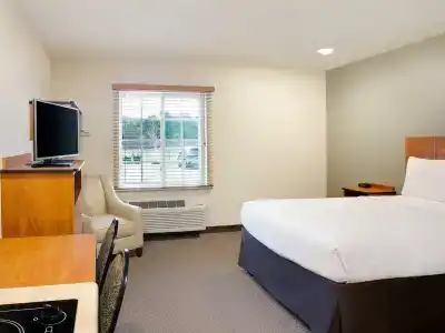 WoodSpring Suites - 17