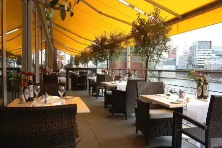 Courtyard by Marriott Duesseldorf Hafen - 9