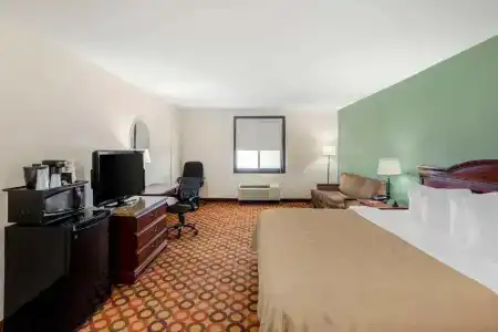 Quality Inn Riverview Enola-Harrisburg - 35