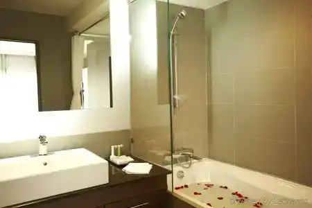 Sukhumvit Suites - 19