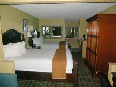 TraveSuites by Wyndham East Gate Orange - 31