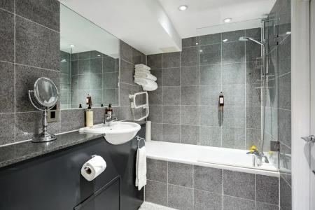 196 Bishopsgate - 29
