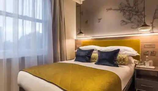 Sloane Place - 14