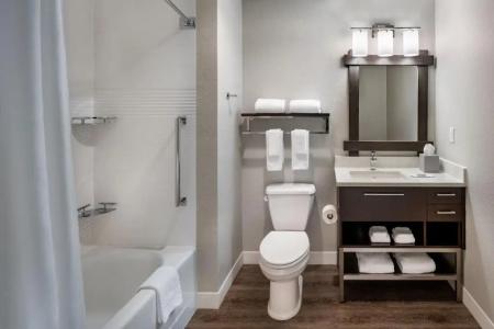 Fairfield Inn & Suites by Marriott - 32