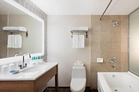 Holiday Inn Express Brooklyn, An Ihg - 9