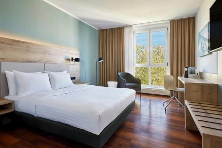Courtyard by Marriott Dresden - 40