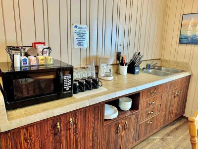 Breakers Boutique Inn - 21