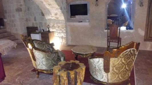 Oread Cave Suites - 203